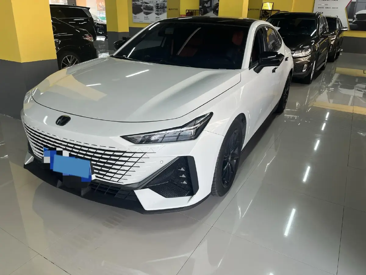 2022 ChangAn UNI-V 1.5T 188HP L4 7DCT