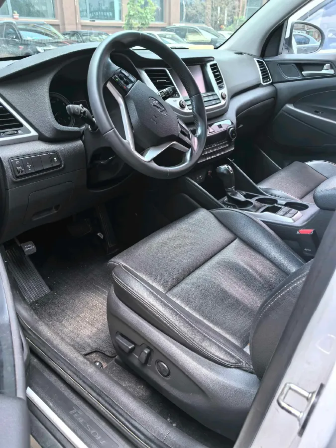 2015 Hyundai Tucson 1.6T 177HP L4 7DCT,autocango,china used car exporter,china ev exporter,chinese used car exporter,chinese used ev exporter