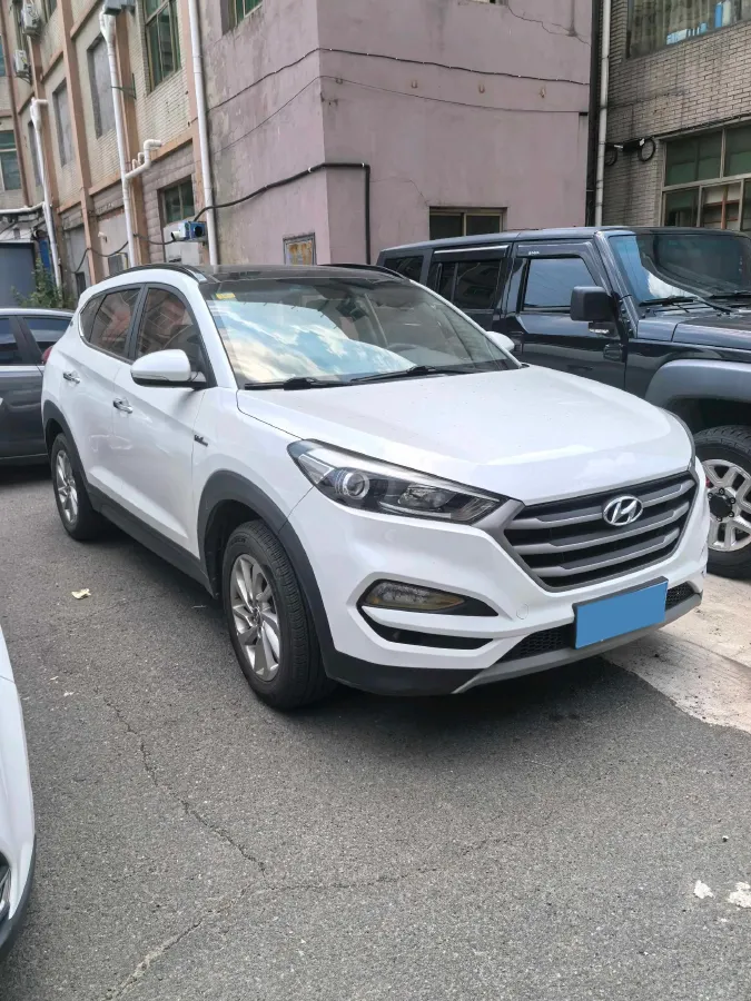 2015 Hyundai Tucson 1.6T 177HP L4 7DCT,autocango,china used car exporter,china ev exporter,chinese used car exporter,chinese used ev exporter
