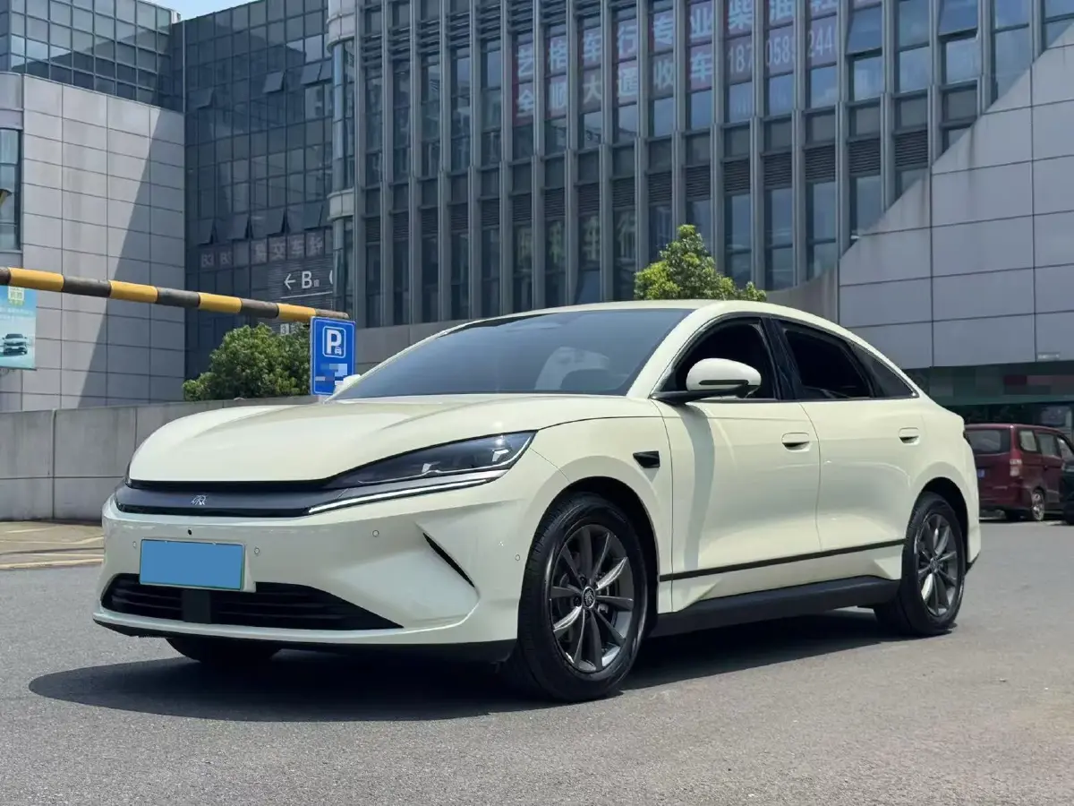 2025 BYD QinL BEV