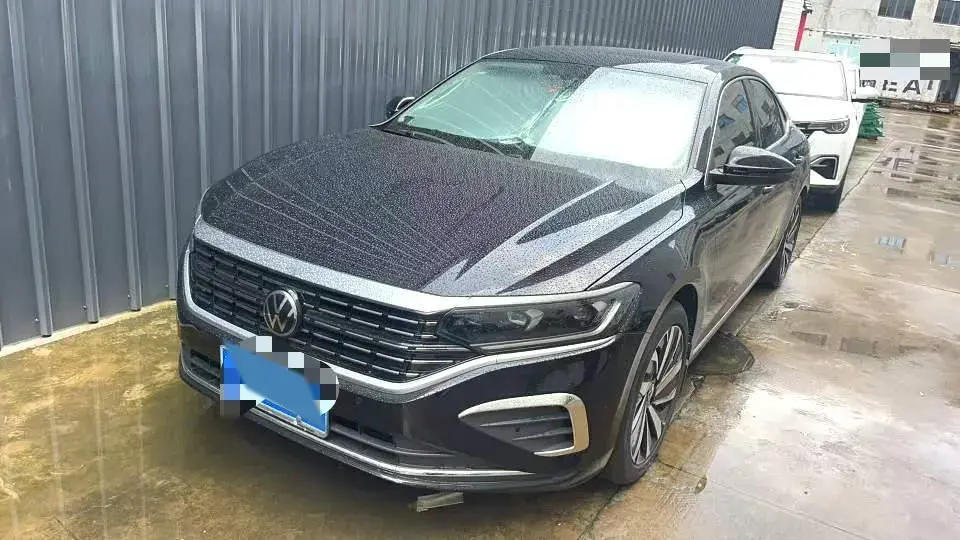 2024 Volkswagen Passat 2.0T 220HP L4 7DCT