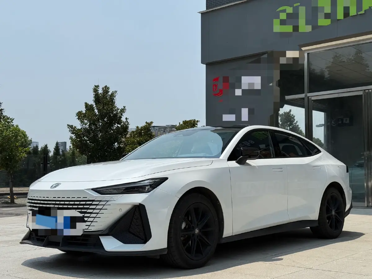 2022 ChangAn UNI-V 1.5T 188HP L4 7DCT