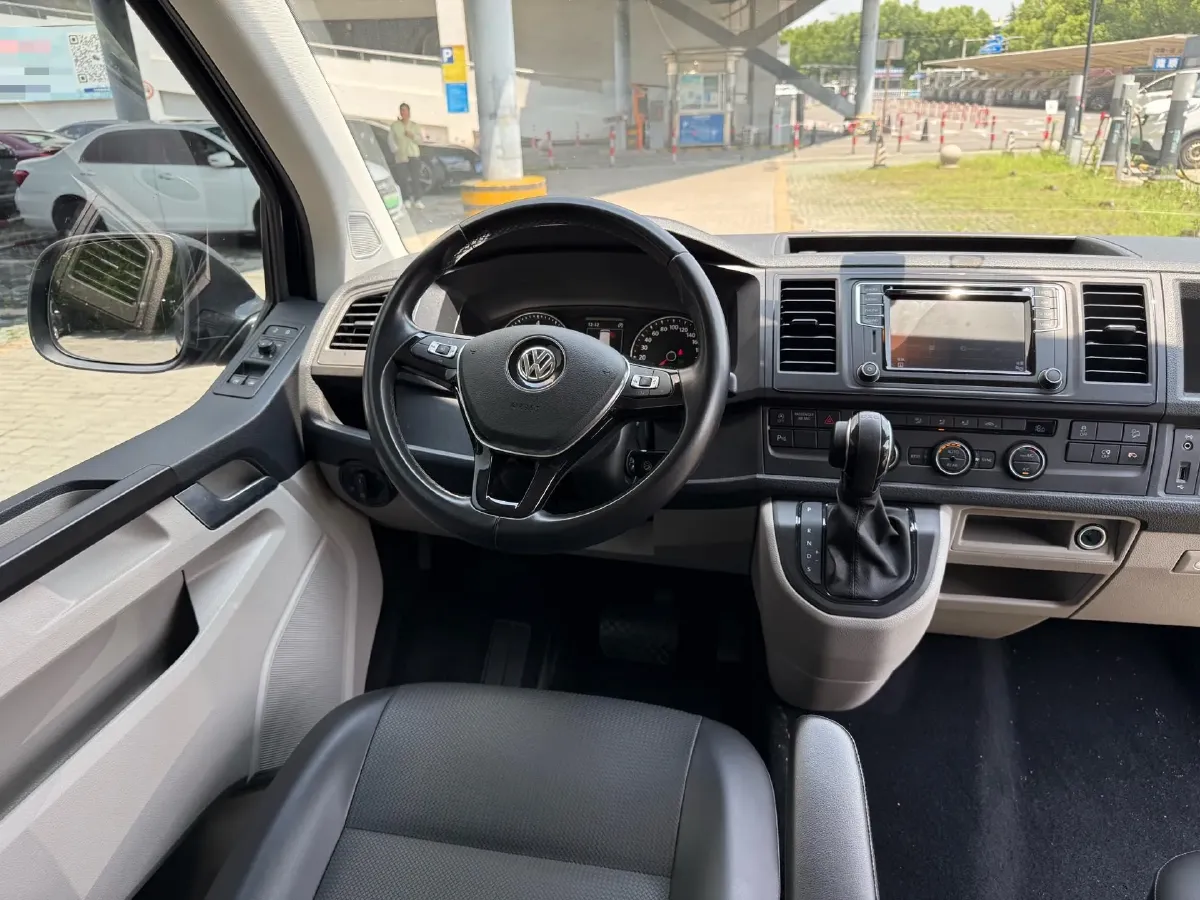 2019 Volkswagen Caravelle 2.0T 204HP L4 7DCT,autocango,china used car exporter,china ev exporter,chinese used car exporter,chinese used ev exporter