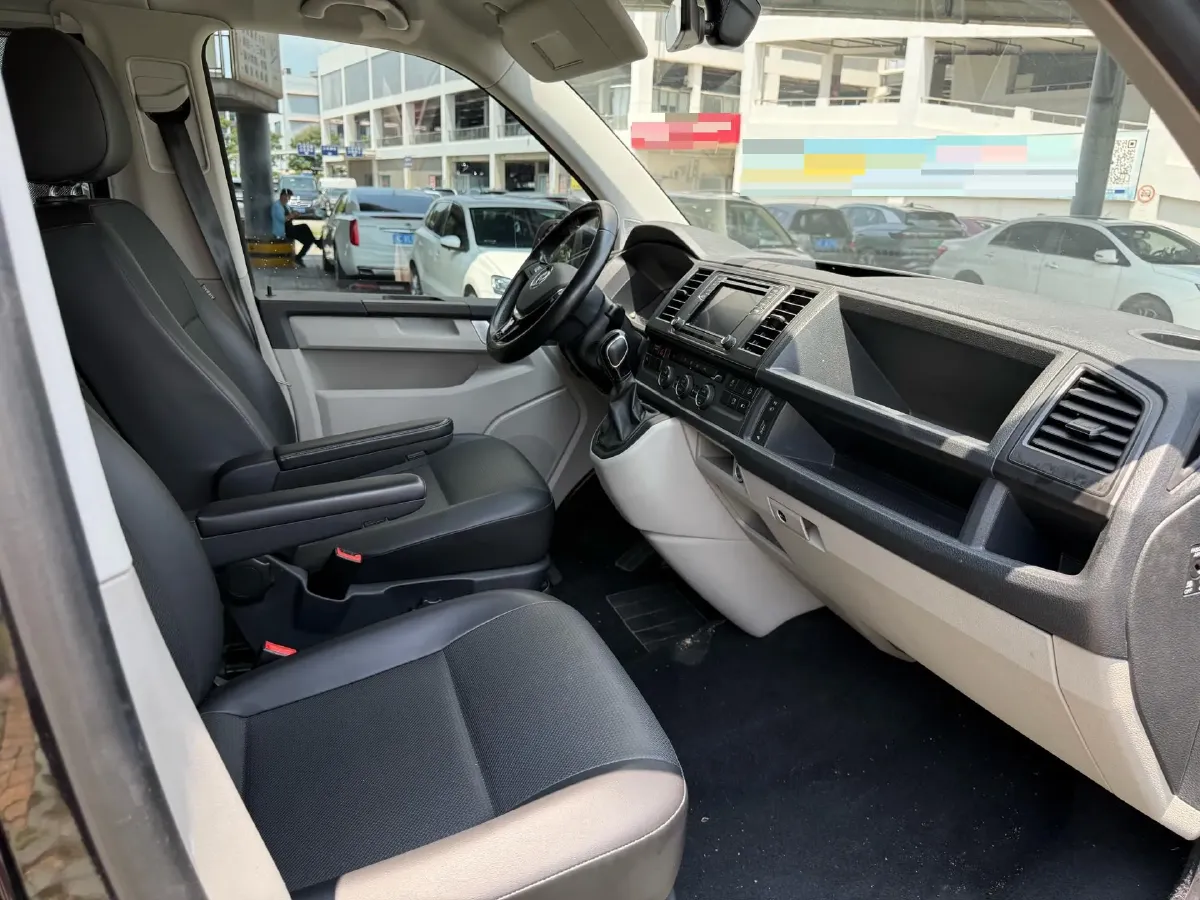 2019 Volkswagen Caravelle 2.0T 204HP L4 7DCT,autocango,china used car exporter,china ev exporter,chinese used car exporter,chinese used ev exporter