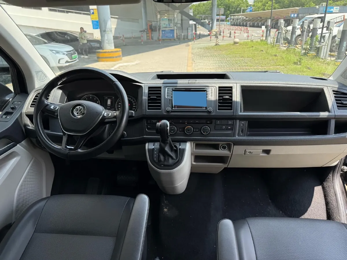 2019 Volkswagen Caravelle 2.0T 204HP L4 7DCT,autocango,china used car exporter,china ev exporter,chinese used car exporter,chinese used ev exporter