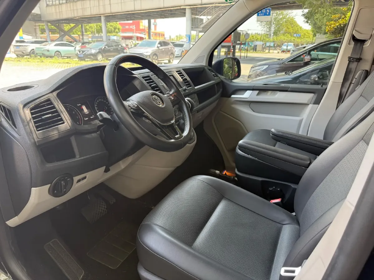 2019 Volkswagen Caravelle 2.0T 204HP L4 7DCT,autocango,china used car exporter,china ev exporter,chinese used car exporter,chinese used ev exporter