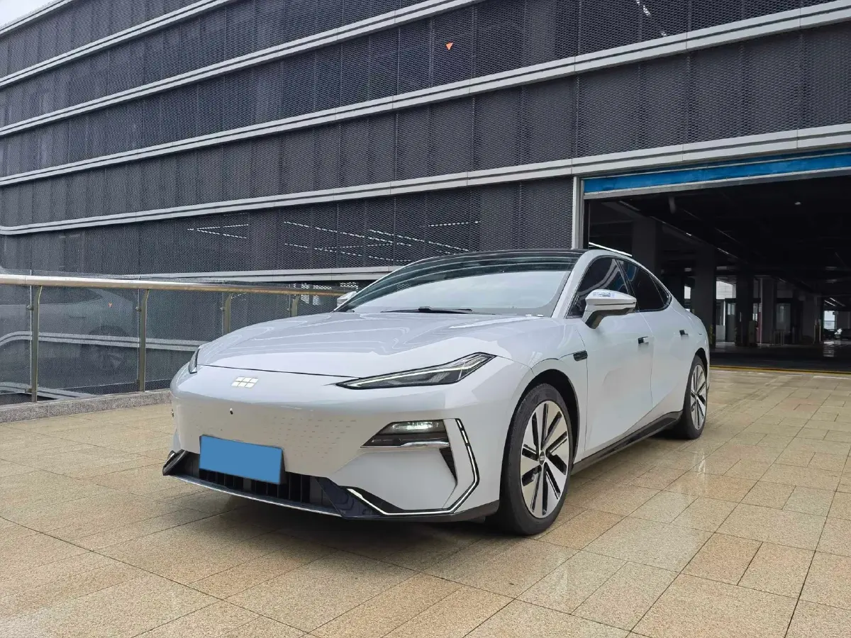 2024 Geely Galaxy E8 BEV 76KWH