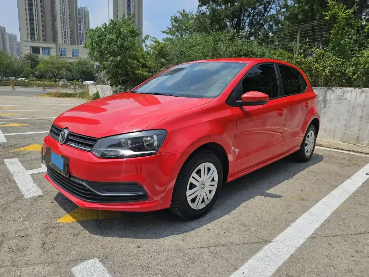 2016 Volkswagen Polo 1.4L 90HP L4 6AT