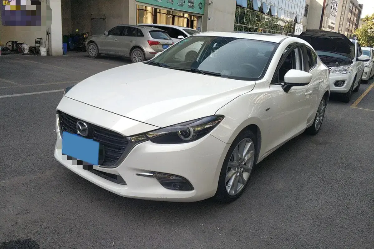 2017 Mazda 3 Axela 1.5L 117HP L4 6AT