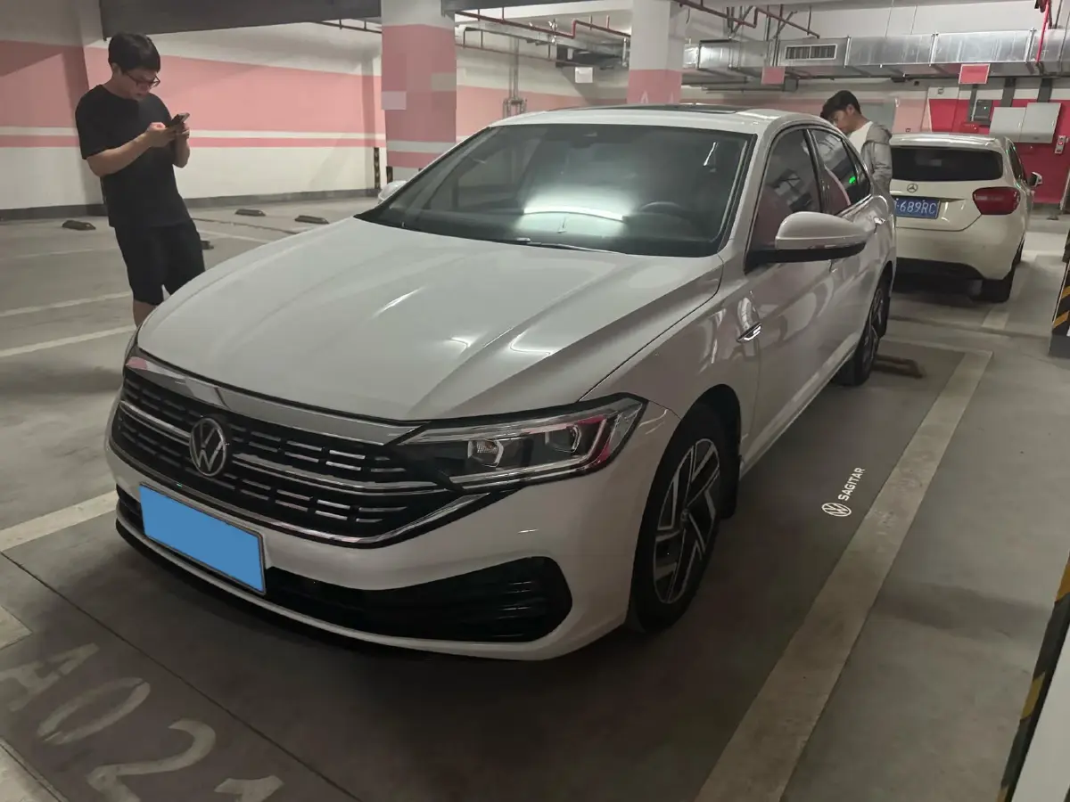 2024 Volkswagen Sagitar 1.5T 160HP L4 7DCT