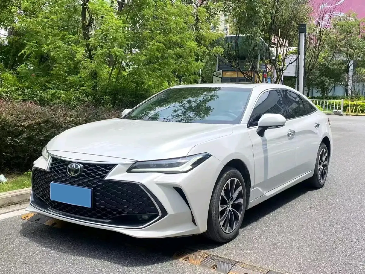 2022 Toyota Avalon 2.5L 209HP L4 8AT