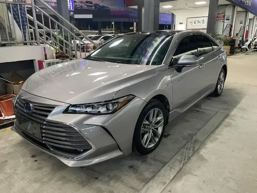 2019 Toyota Avalon 2.5L 178HP L4 E-CVT Hybrid