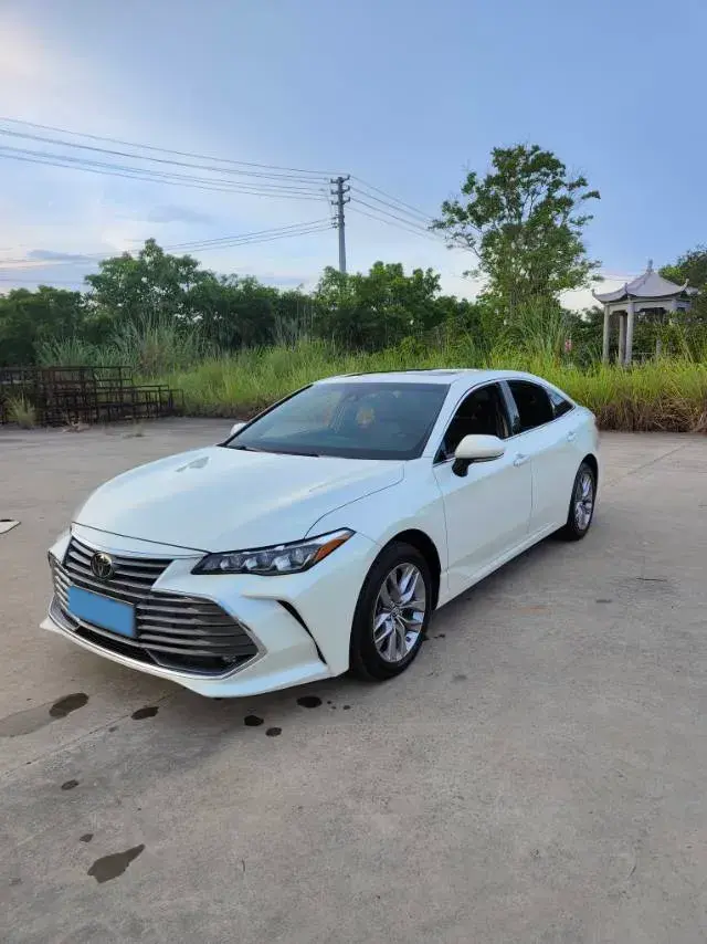 2019 Toyota Avalon 2.5L 209HP L4 8AT