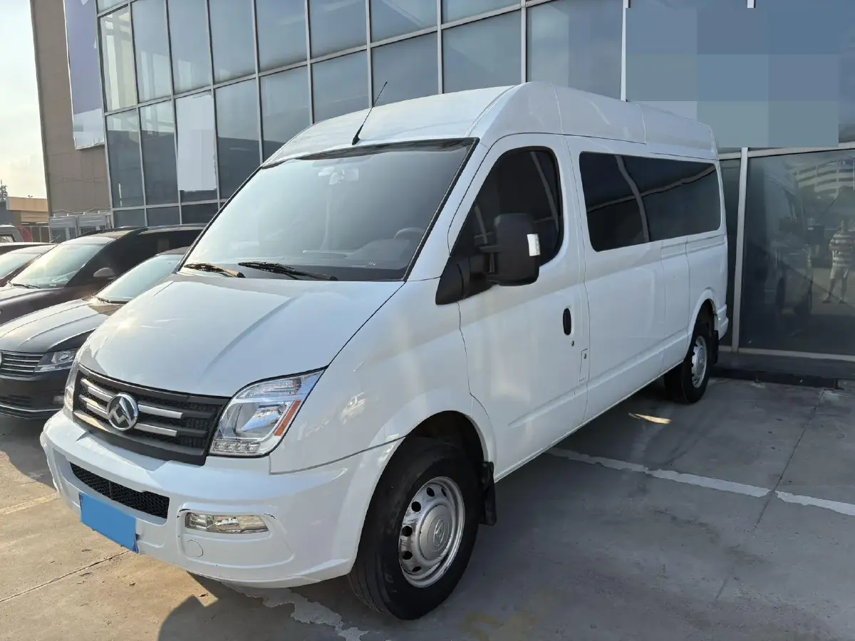 2023 MAXUS XinTu V80 2.0T 127HP L4 6MT