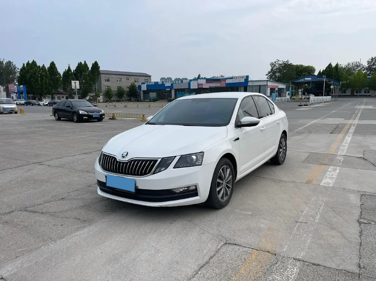 2018 Skoda Octavia 1.6L 110HP L4 6AT