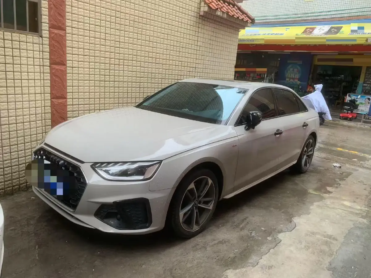 2022 Audi A4L 2.0T 190HP L4 7DCT