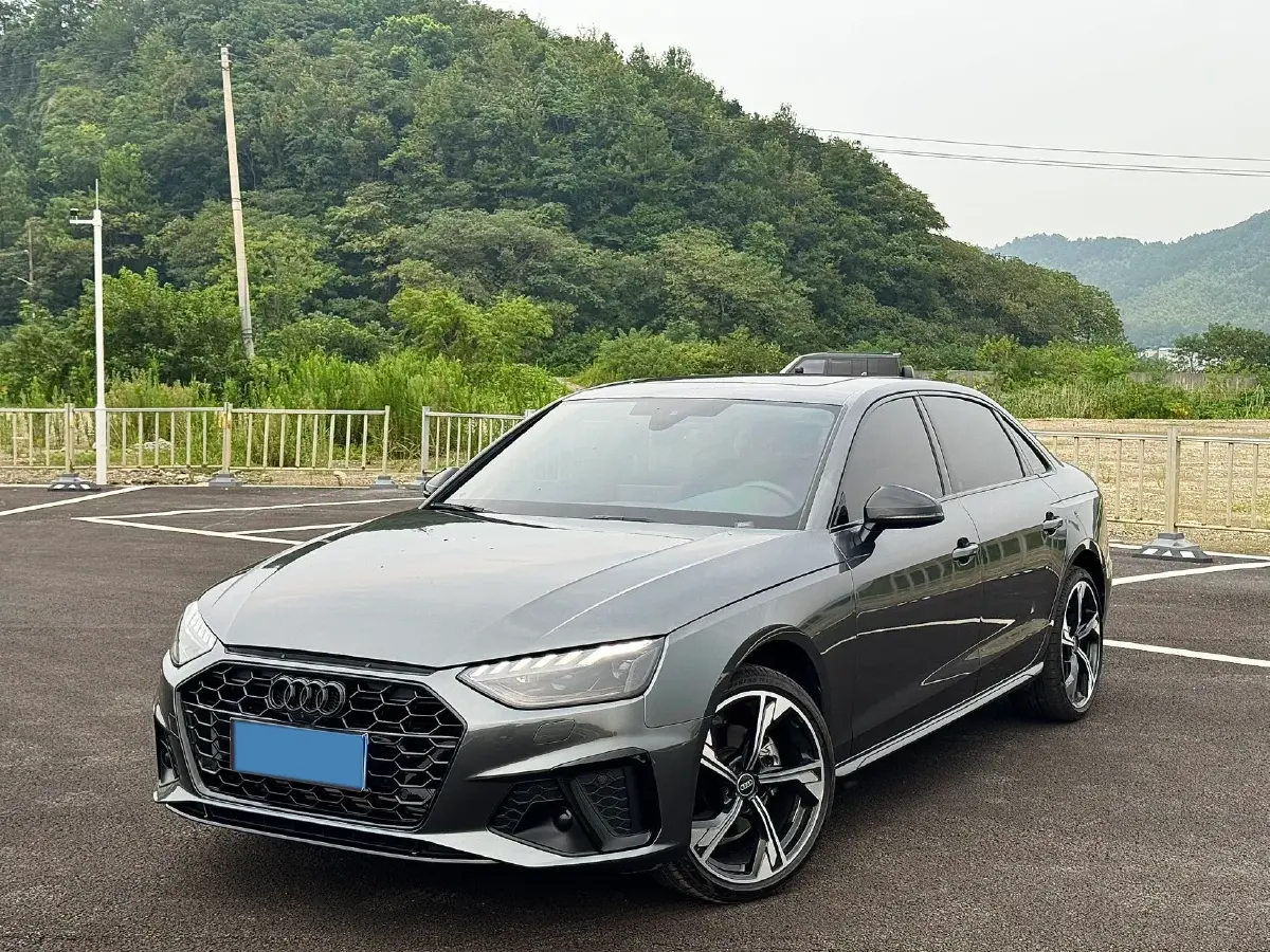 2024 Audi A4L 2.0T 190HP L4 7DCT