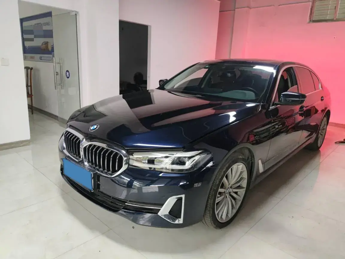 2022 BMW 5 Series 2.0T 252HP L4 8AT