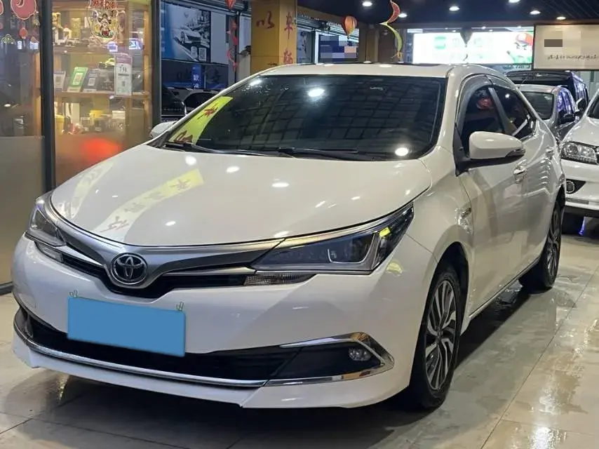 2018 Toyota Corolla 1.8L 99HP L4 E-CVT Hybrid