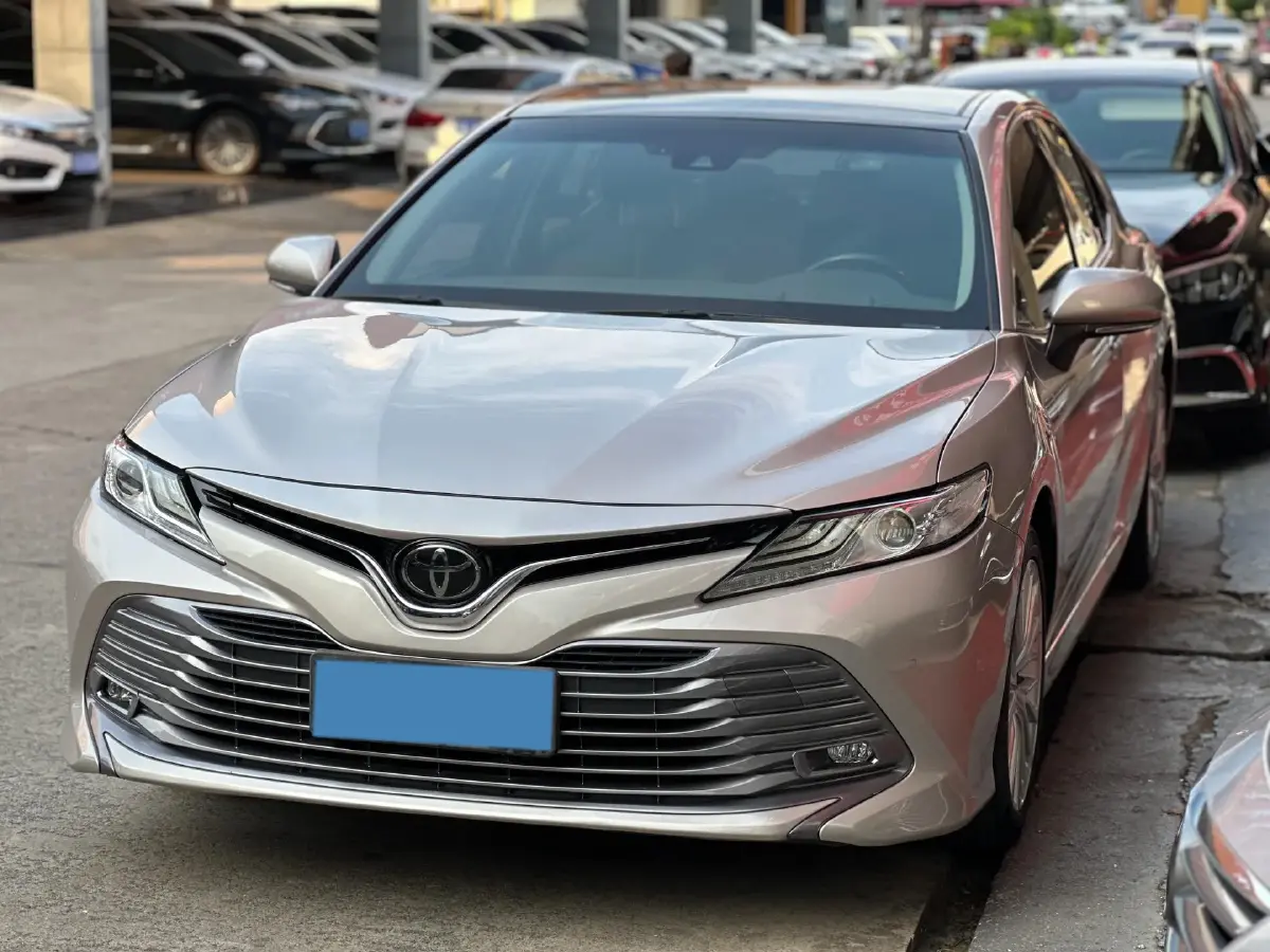 2019 Toyota Camry 2.5L 209HP L4 8AT