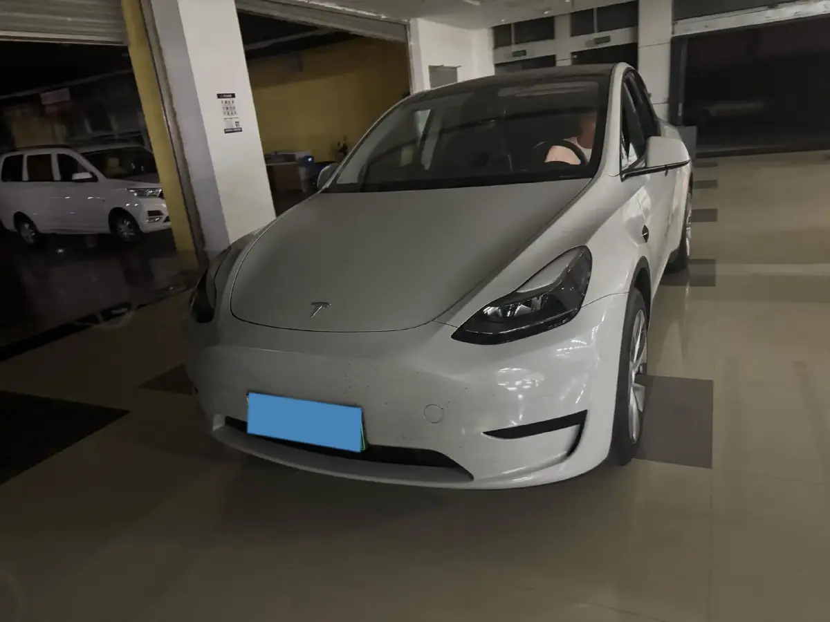 2022 Tesla Model Y BEV 60KWH