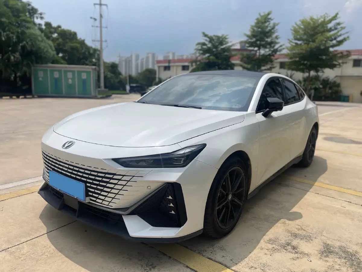 2022 ChangAn UNI-V 1.5T 188HP L4 7DCT