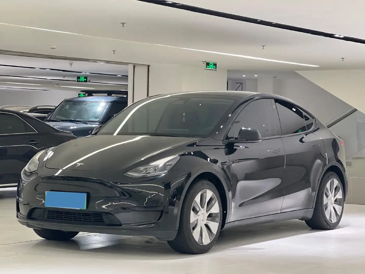 2022 Tesla Model Y BEV 60KWH
