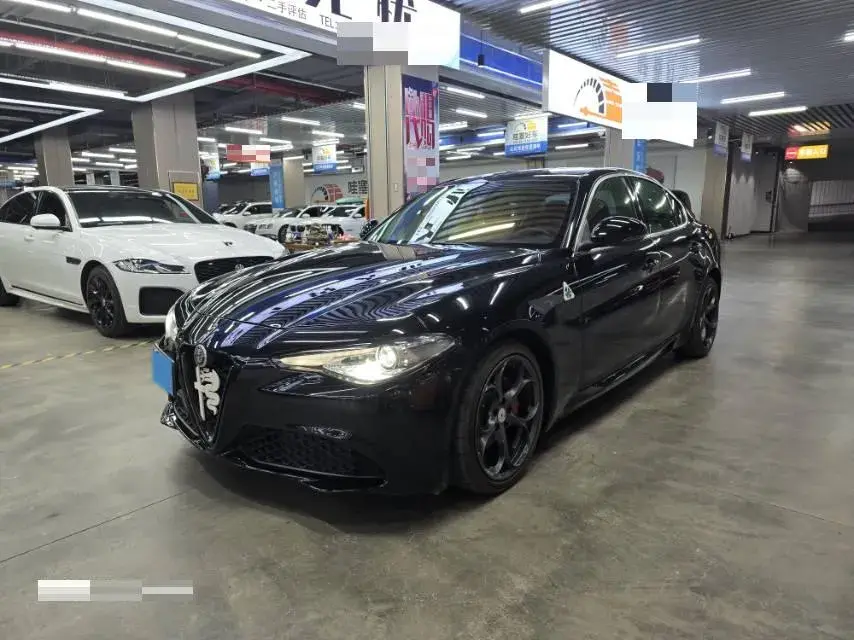 2018 Alfa Romeo Giulia 2.0T 200HP L4 8AT