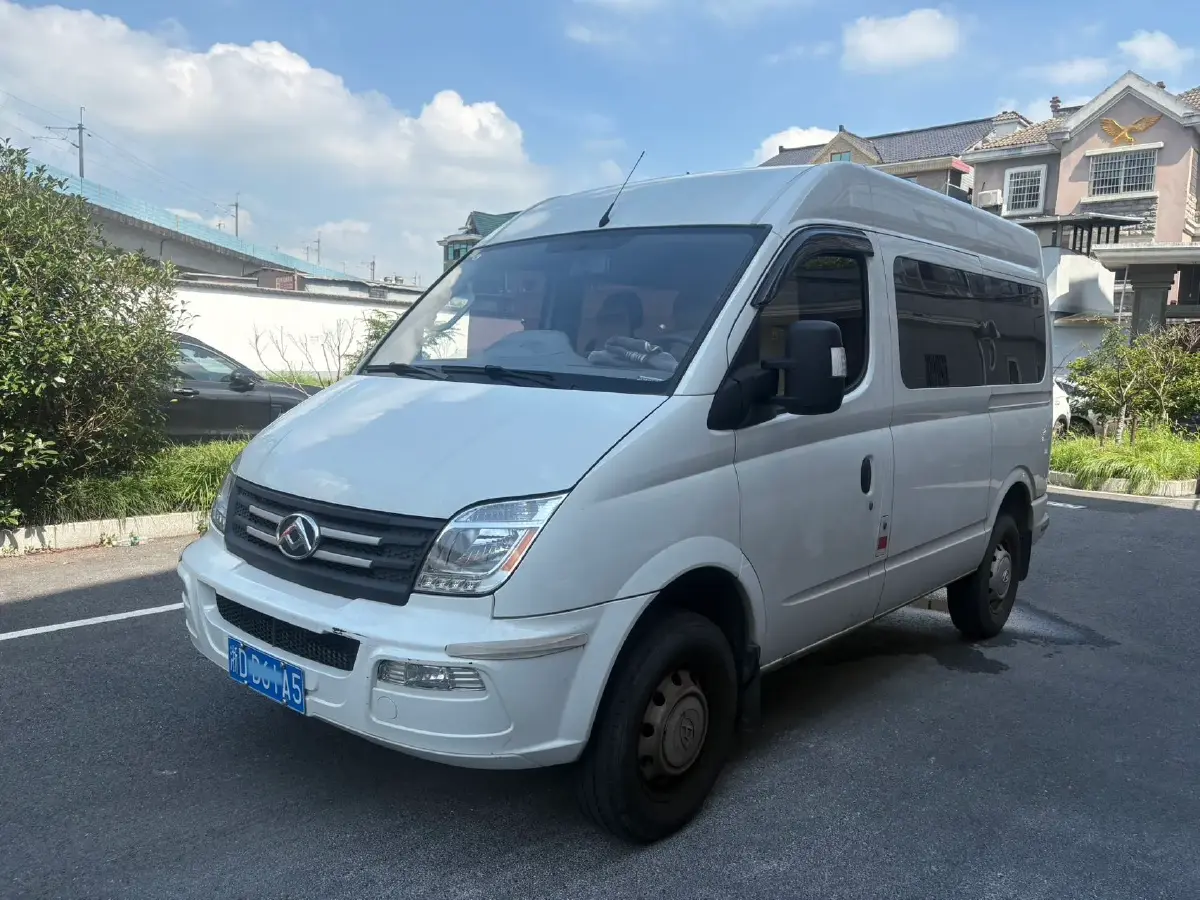 2021 MAXUS XinTu V80 2.0T 127HP L4 6MT