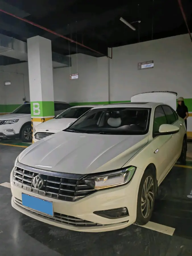 2021 Volkswagen Sagitar 1.4T 150HP L4 7DCT