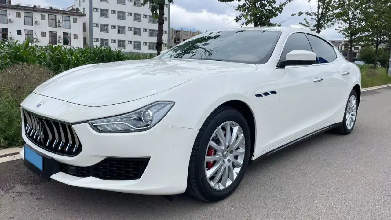2022 Maserati Ghibli 2.0T 330HP L4 8AT