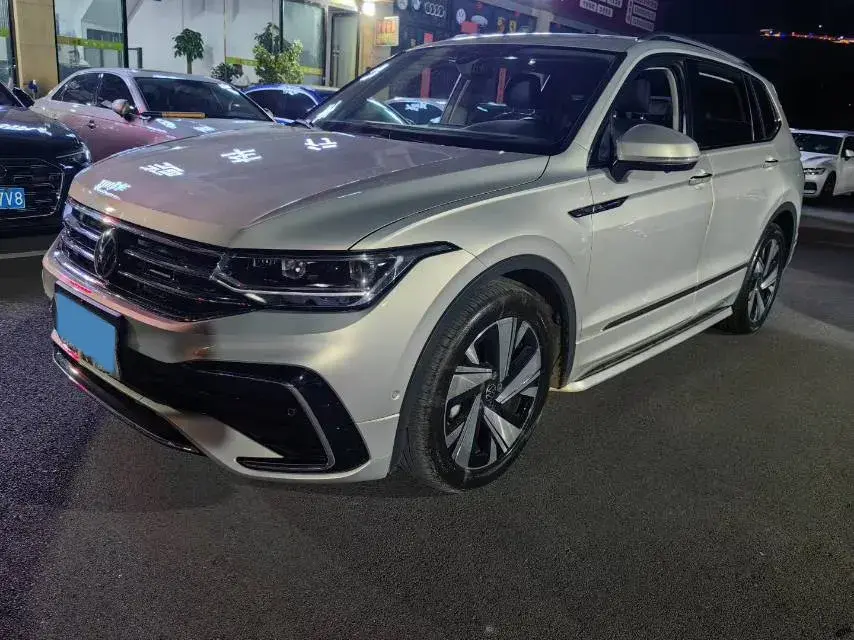 2023 Volkswagen Tiguan L 2.0T 186HP L4 7DCT