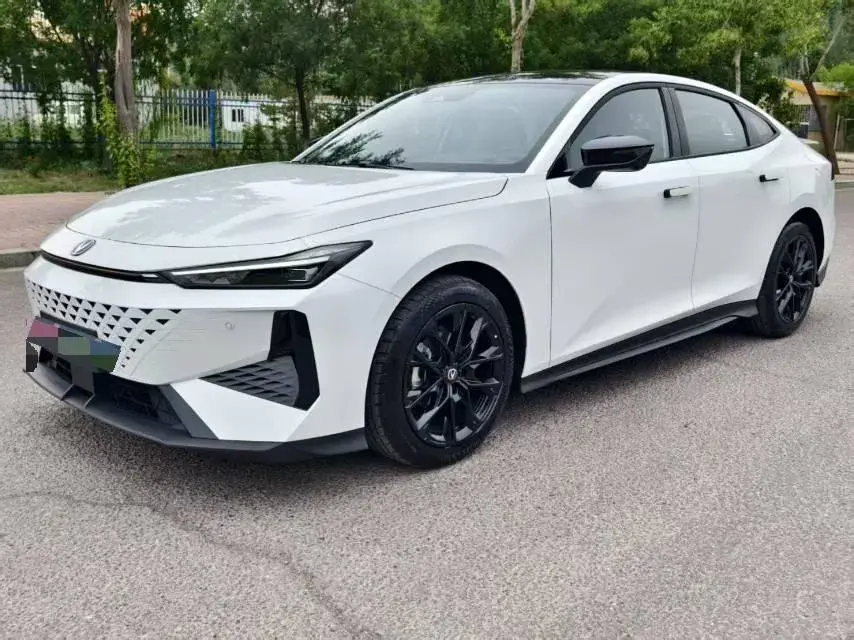 2025 ChangAn UNI-V 1.5T 192HP L4 7DCT