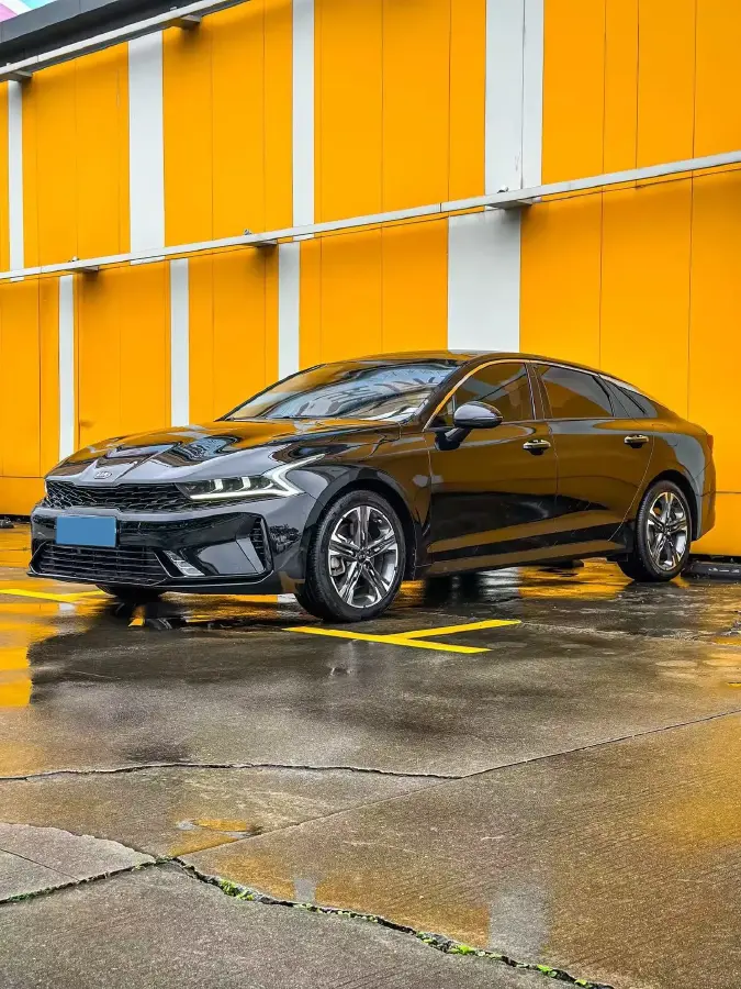 2020 Kia K5 2.0T 240HP L4 8AT