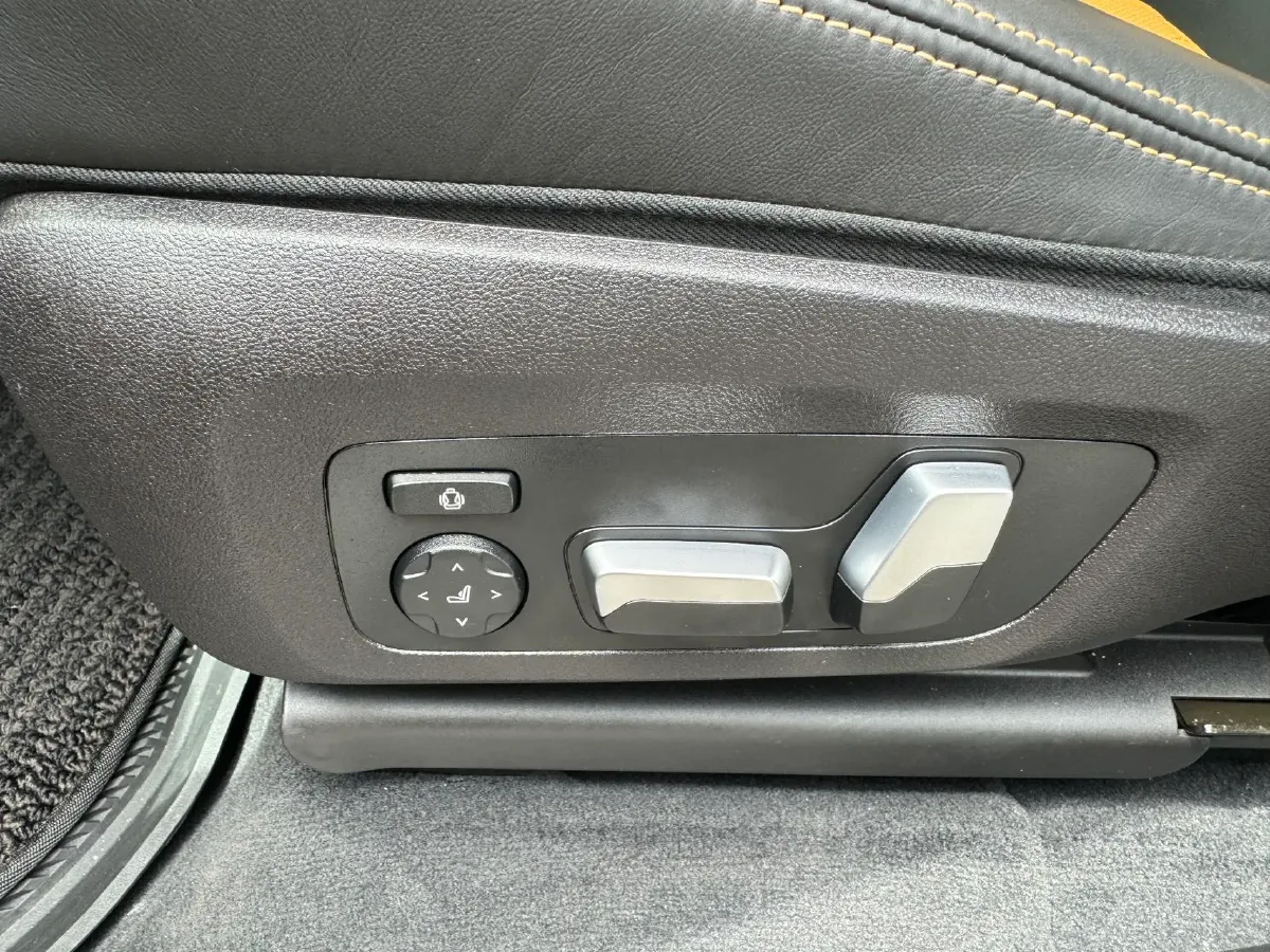 2022 BMW X3 M 3.0T 510HP L6 8AT,autocango,china used car exporter,china ev exporter,chinese used car exporter,chinese used ev exporter