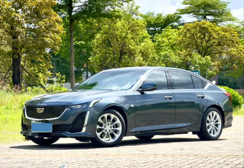 2022 Cadillac CT5 2.0T 237HP L4 10AT