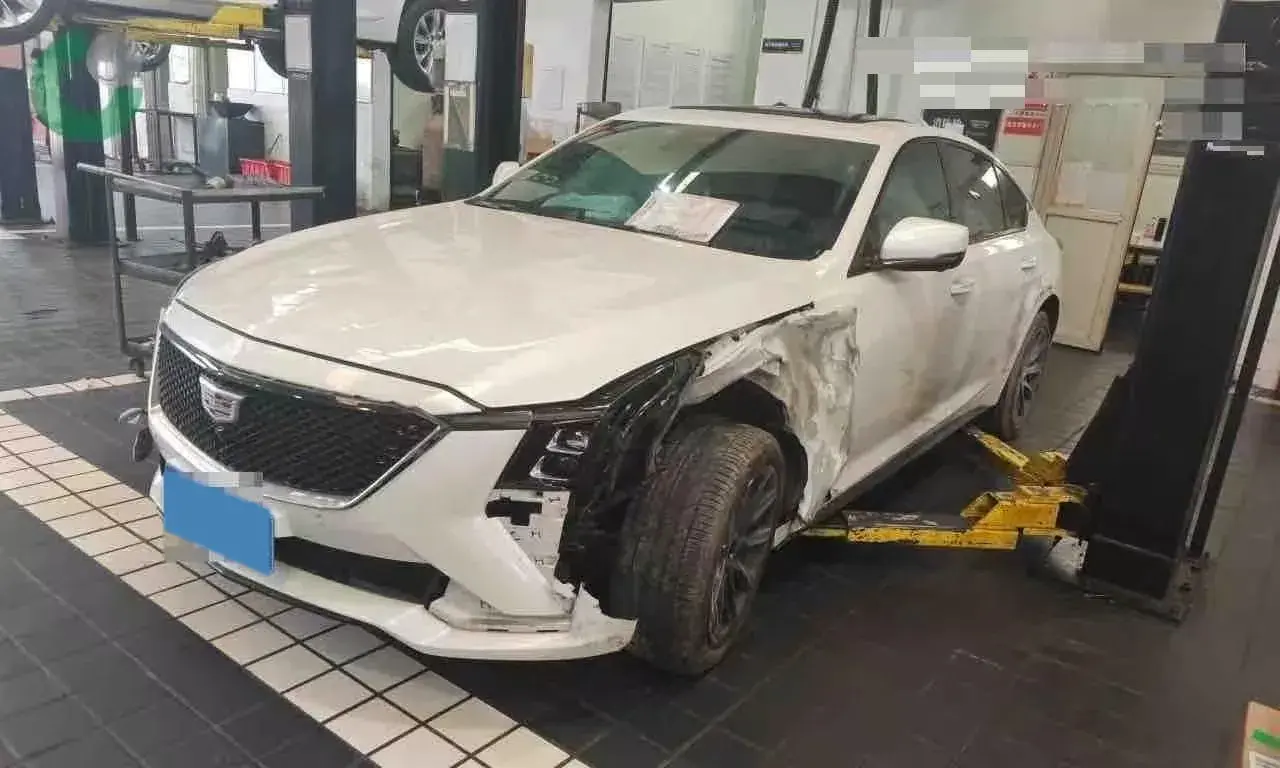 2024 Cadillac CT5 2.0T 237HP L4 10AT