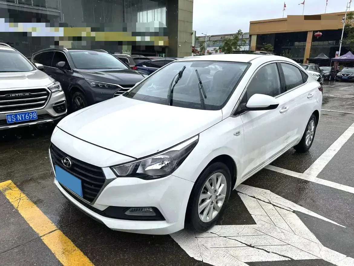 2016 Hyundai Verna 1.4L 100HP L4 6AT