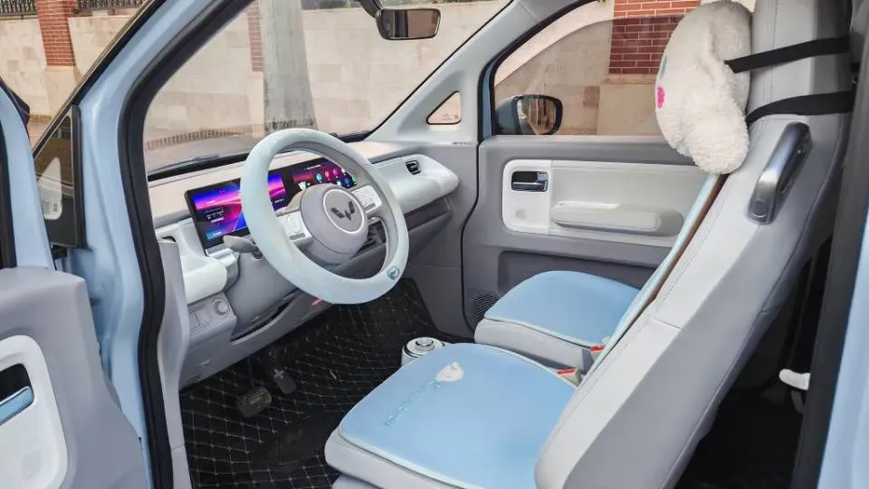 2023 WuLing Air ev BEV 28.4KWH,autocango,china used car exporter,china ev exporter,chinese used car exporter,chinese used ev exporter