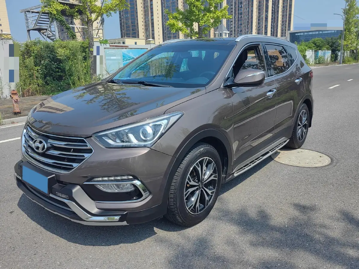 2017 Hyundai Santafe 2.0T 245HP L4 6AT