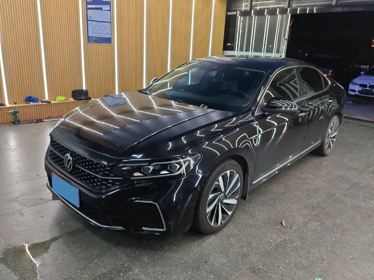 2021 Volkswagen Passat 2.0T 186HP L4 7DCT