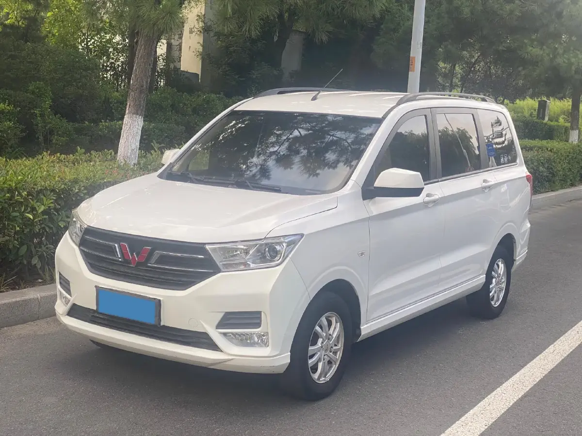 2021 WuLing HongGuang 1.5L 99HP L4 6MT