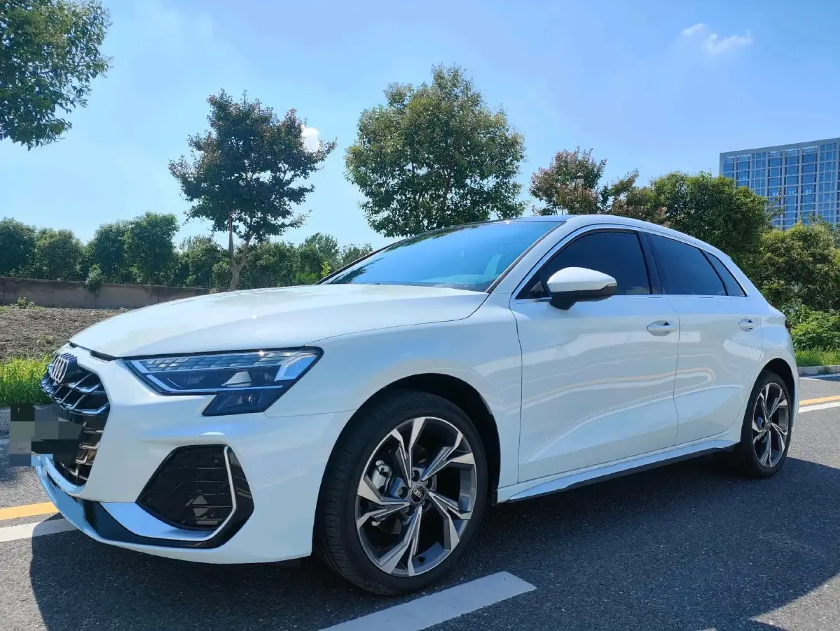 2025 Audi A3 1.5T 160HP L4 7DCT