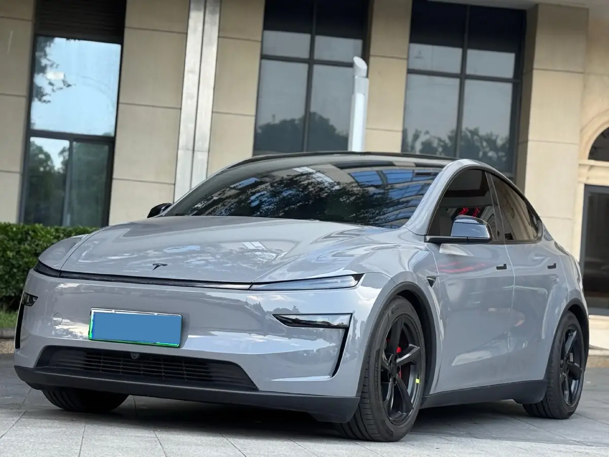 2025 Tesla Model Y BEV 78.4KWH