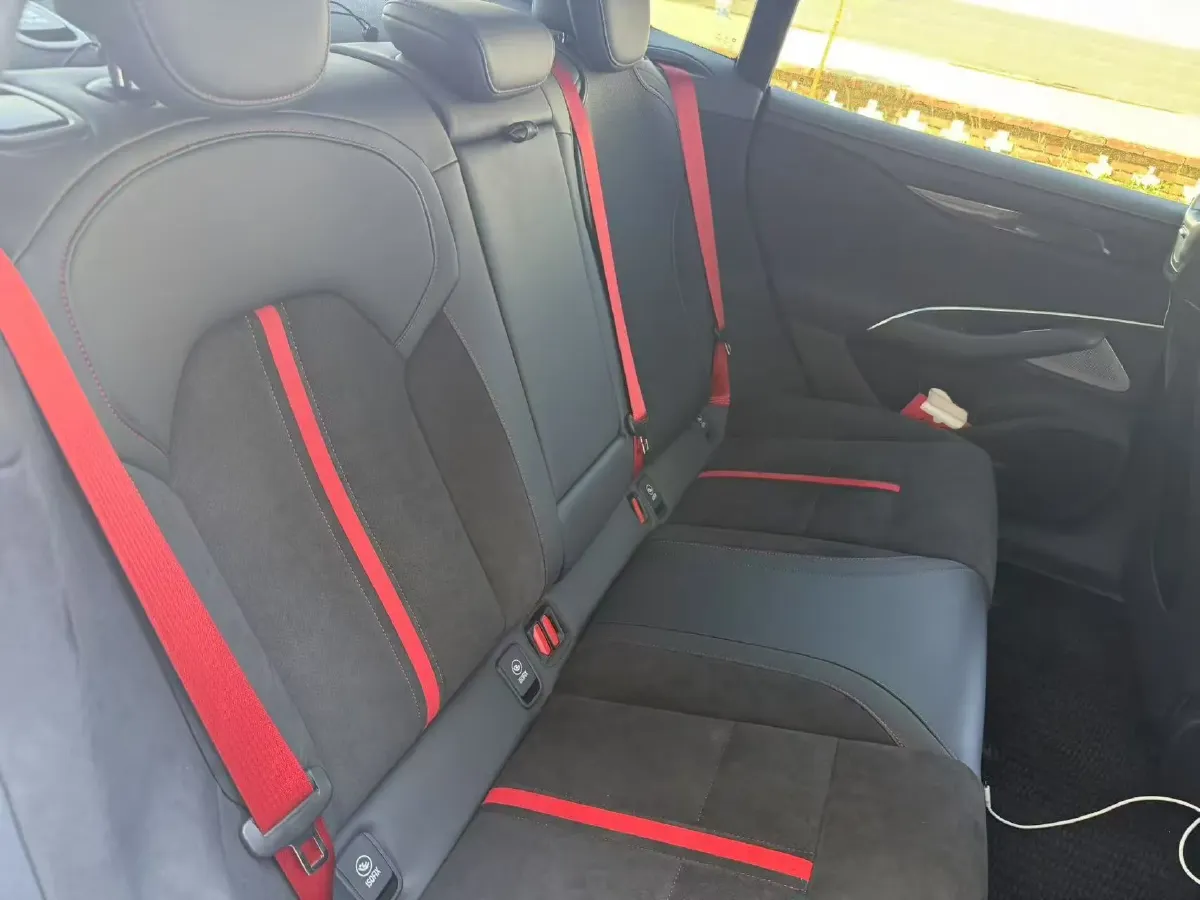 2025 MI SU7 Ultra BEV 93.7KWH,autocango,china used car exporter,china ev exporter,chinese used car exporter,chinese used ev exporter