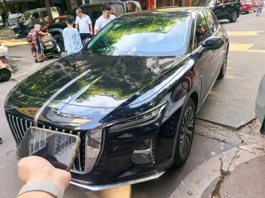 2025 HongQi H5 2.0T 224HP L4 8AT