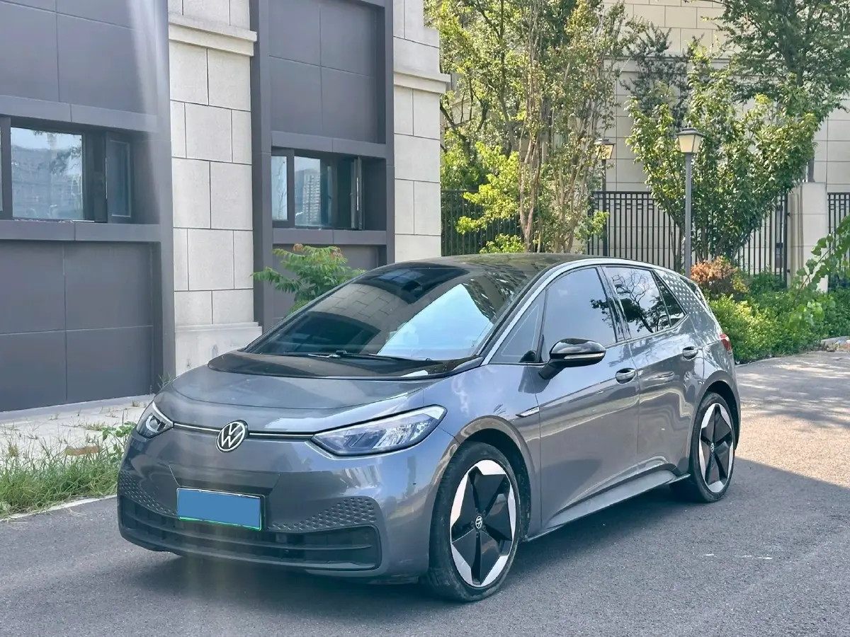 2023 Volkswagen ID.3 BEV 52.8KWH