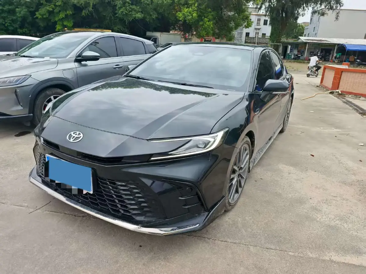 2024 Toyota Camry 2.0L 152HP L4 E-CVT Hybrid