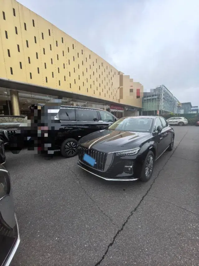 2025 HongQi H5 2.0T 224HP L4 8AT