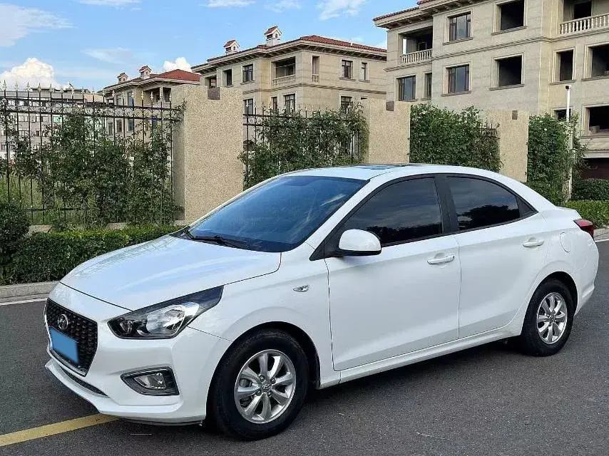 2017 Hyundai Reina 1.4L 95HP L4 5MT